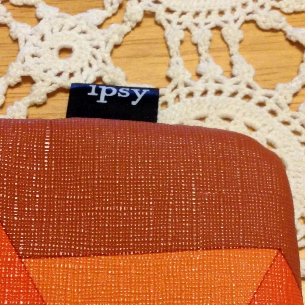 Ipsy Tetris Makeup Bag - zipper close with Tetris block pull